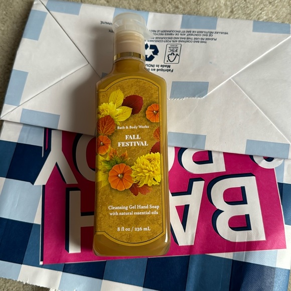 Bath and Body Works Fall Festival Hand soap - Picture 1 of 2